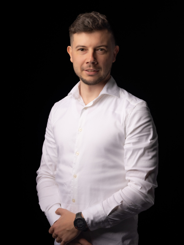 Mgr.Art. Štefan Šimko Mgr.Art. Štefan Šimko
