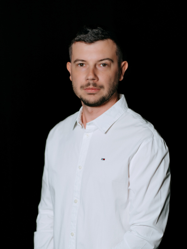 Mgr.Art. Štefan Šimko Mgr.Art. Štefan Šimko